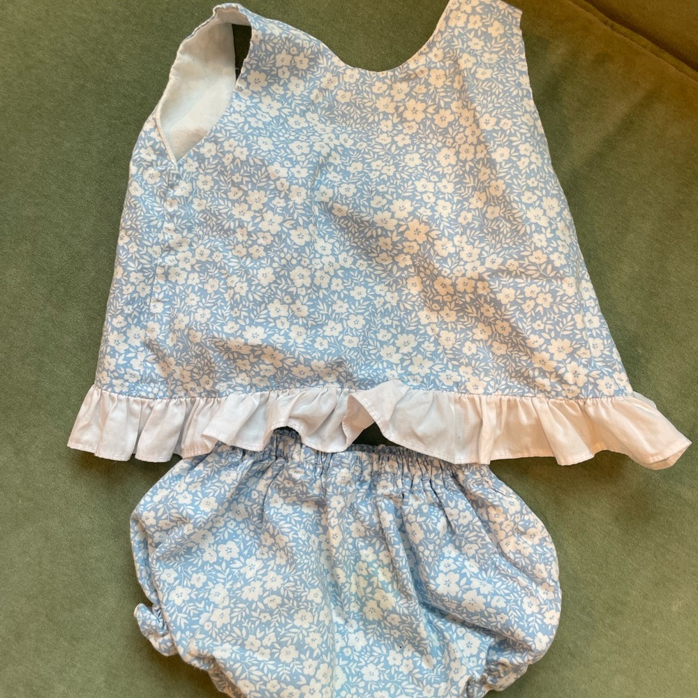 Cecil & Lou Ditsy Floral Swing Set 12m EUC